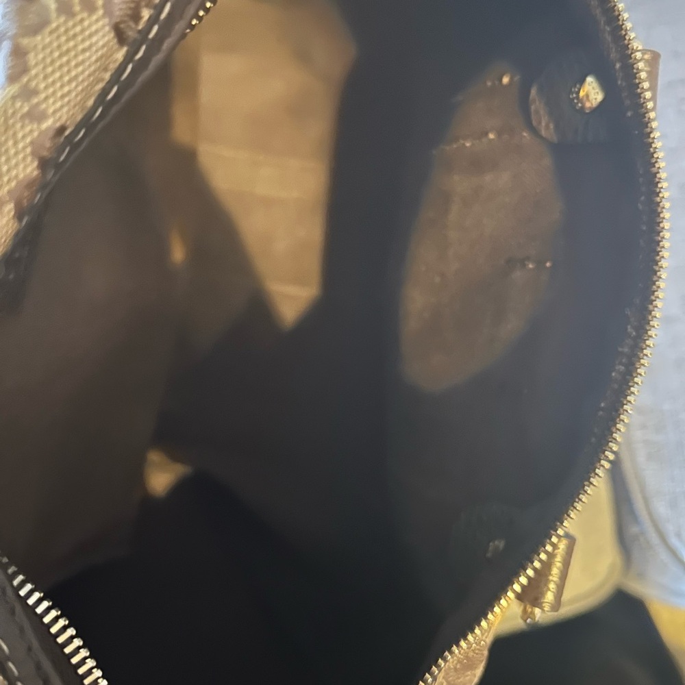 Gucci Beige and Brown Signature Tote - Picture 9 of 10